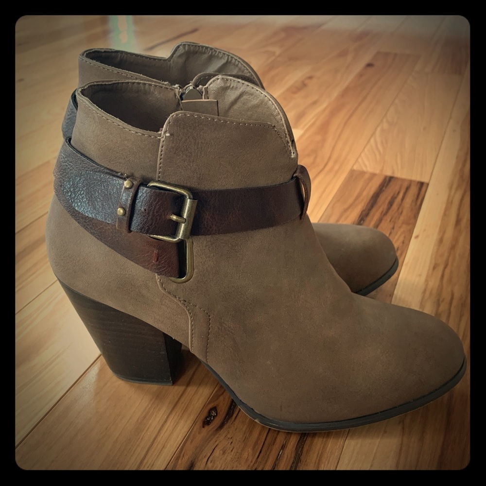 XOXO ankle boot